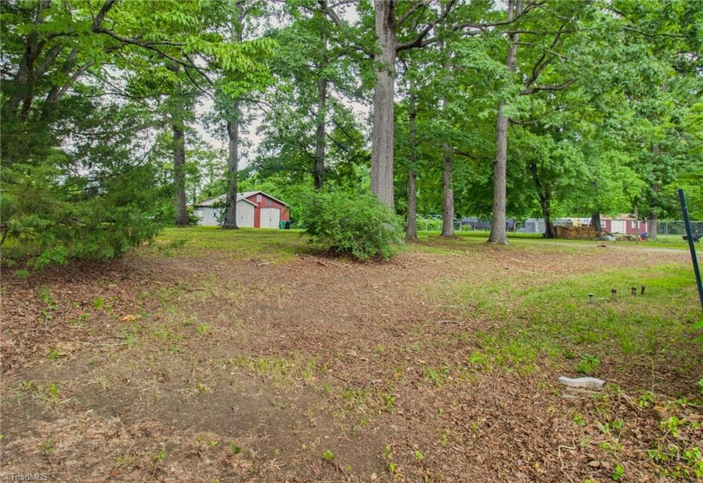 Stick/Site Built at 319 Dogwood Circle, High Point NC 27260, photo 24 of 30