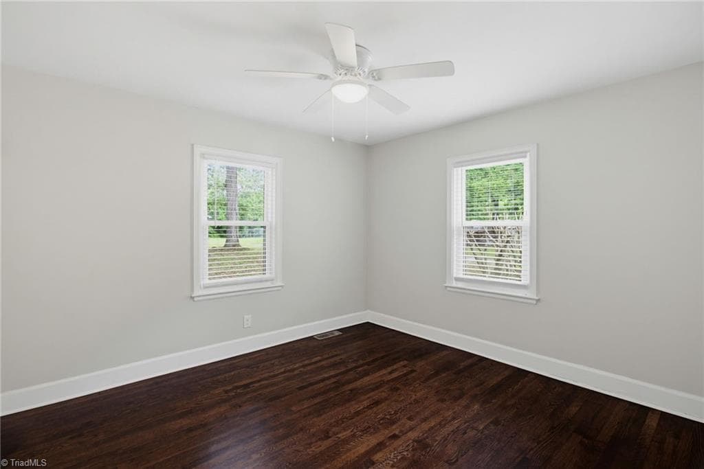 Stick/Site Built at 319 Dogwood Circle, High Point NC 27260, photo 15 of 30