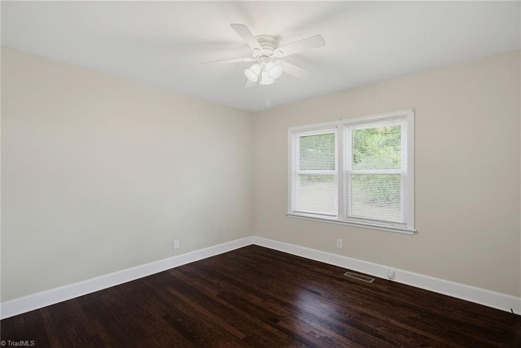 Stick/Site Built at 319 Dogwood Circle, High Point NC 27260, photo 19 of 30