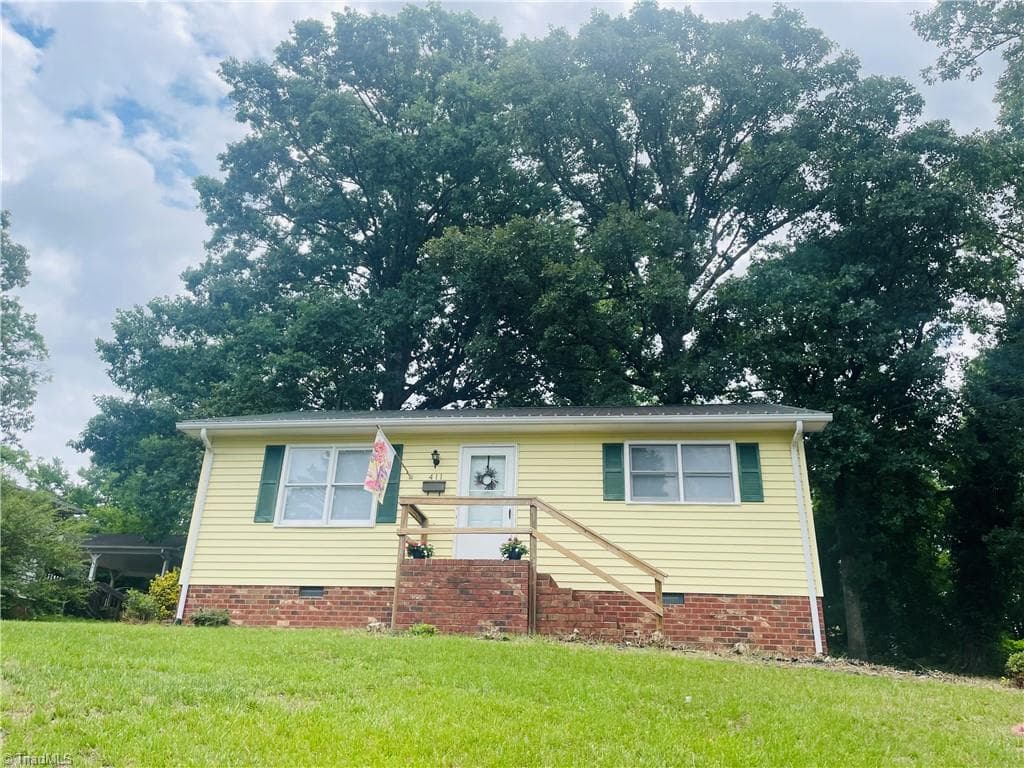 Stick/Site Built at 411 Kern Street, Thomasville NC 27360, photo 3 of 18