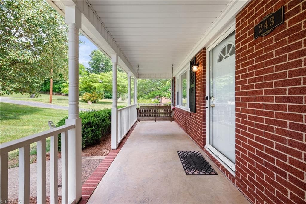 Stick/Site Built at 243 Farmingdale Avenue, Winston-Salem NC 27107, Winston-Salem, photo 10 of 49