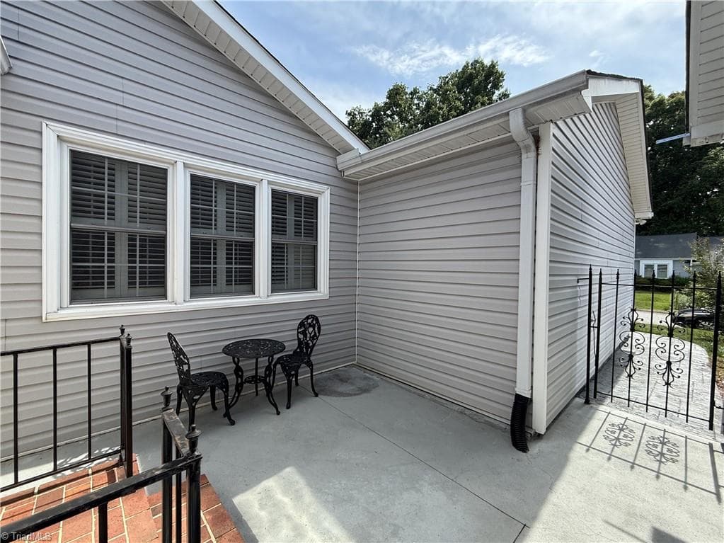 Stick/Site Built at 511 Westpark Circle, Winston-Salem NC 27103, photo 13 of 50