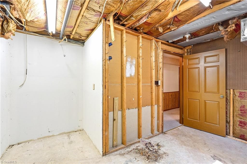 Stick/Site Built at 612 Hertford Road, Winston-Salem NC 27104, Winston-Salem, photo 42 of 48