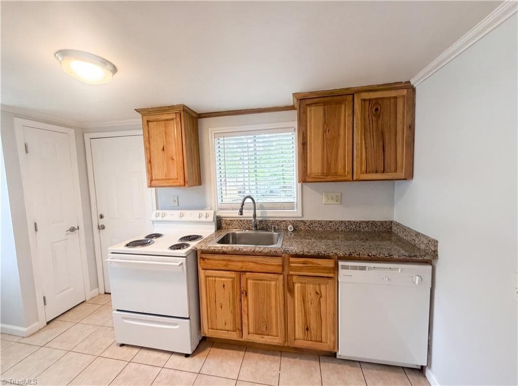 Stick/Site Built at 305 Woodbury Street, High Point NC 27260, photo 2 of 18