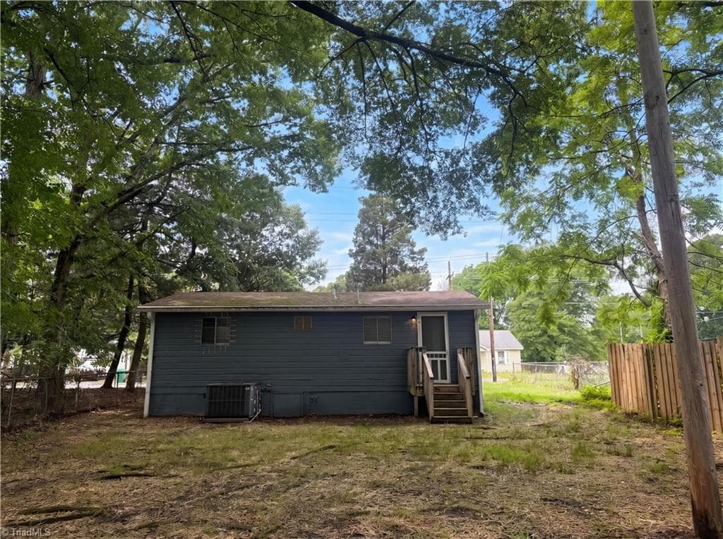 Stick/Site Built at 305 Woodbury Street, High Point NC 27260, photo 17 of 18