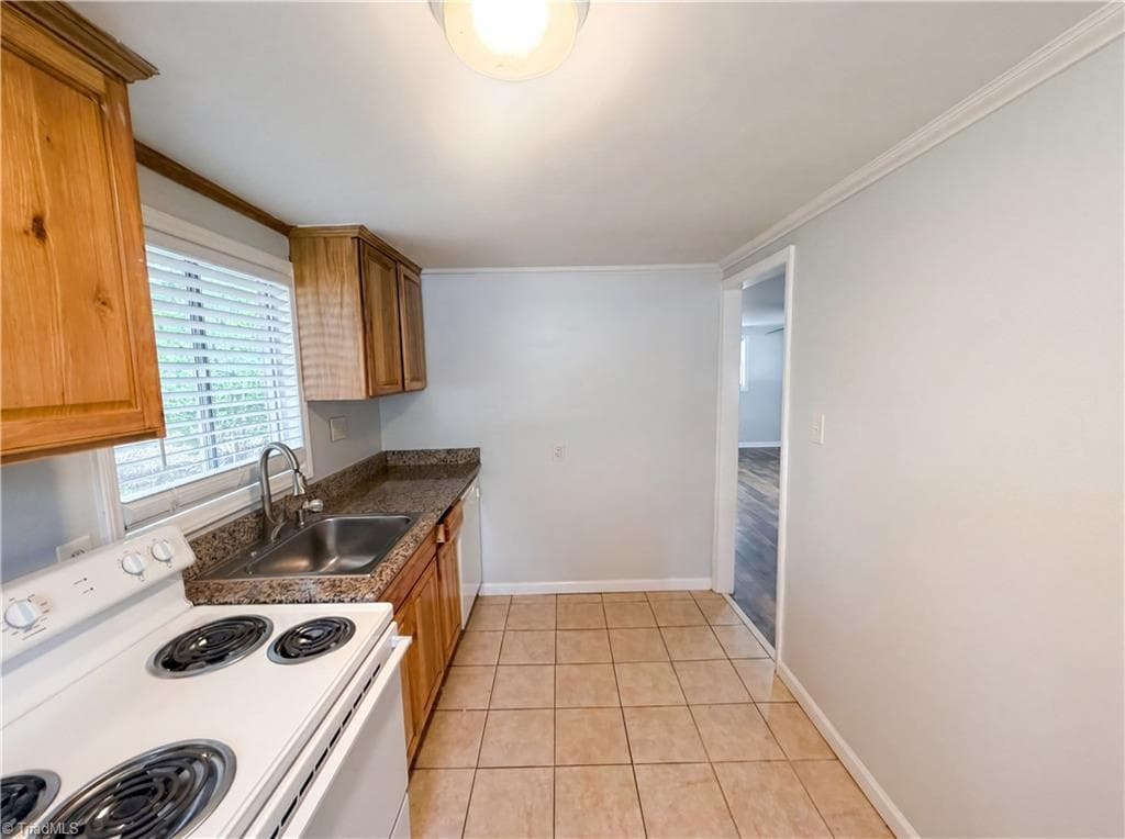 Stick/Site Built at 305 Woodbury Street, High Point NC 27260, photo 10 of 18