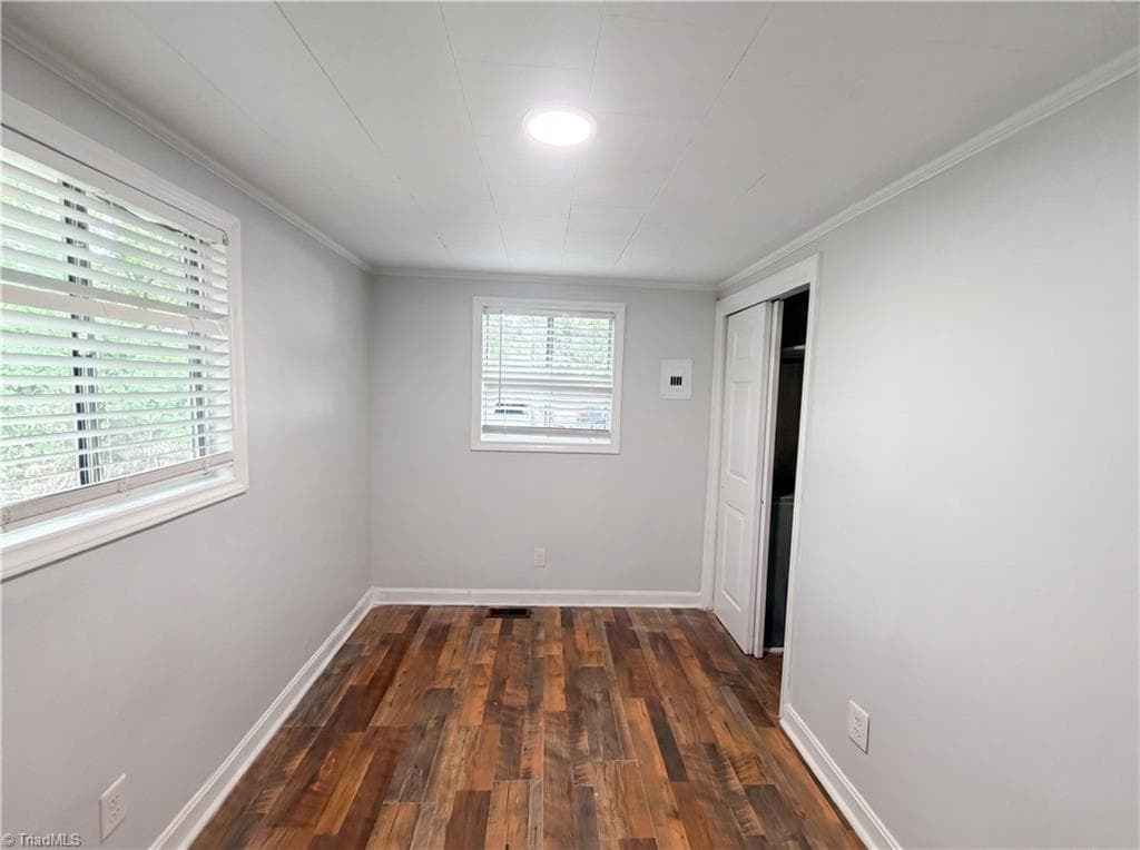 Stick/Site Built at 305 Woodbury Street, High Point NC 27260, photo 4 of 18