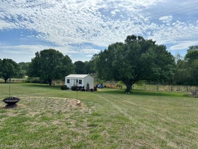 Manufactured Home at 1677 Jennings Road, Olin NC 28660, photo 23 of 25