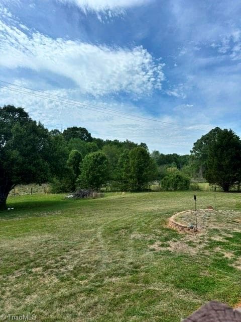 Manufactured Home at 1677 Jennings Road, Olin NC 28660, photo 21 of 25
