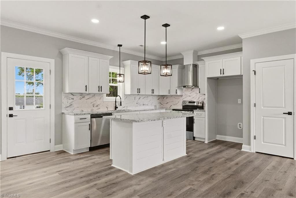 Stick/Site Built at 616 S Elm Street, High Point NC 27260, photo 6 of 27