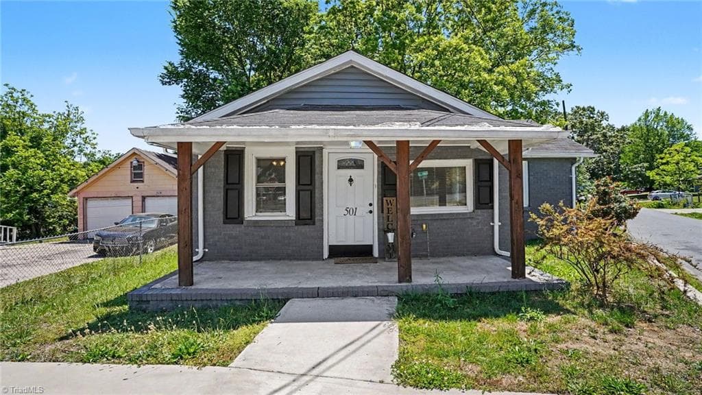 501 Apple Street, Burlington NC 27217