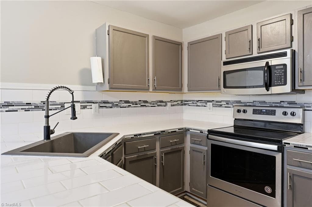 Stick/Site Built at 4032 Sherry Court, Jamestown NC 27282, Jamestown, photo 10 of 44