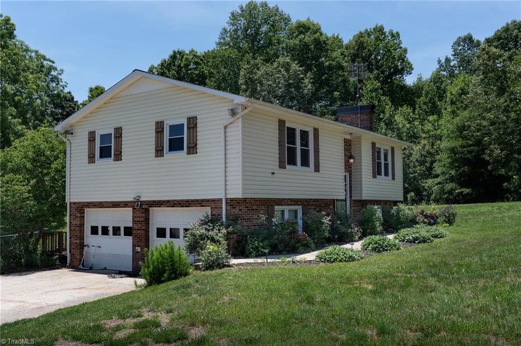 Stick/Site Built at 1744 R Chipman Drive, Yadkinville NC 27055, photo 3 of 44