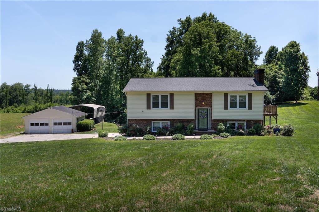 1744 R Chipman Drive, Yadkinville NC 27055