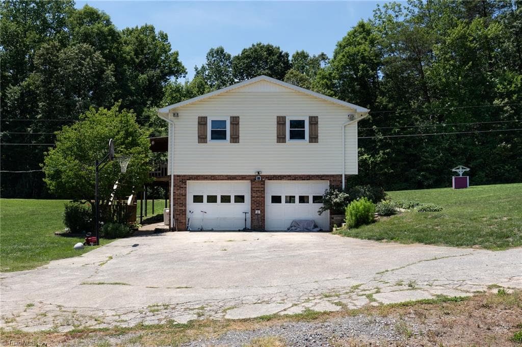 Stick/Site Built at 1744 R Chipman Drive, Yadkinville NC 27055, photo 33 of 44
