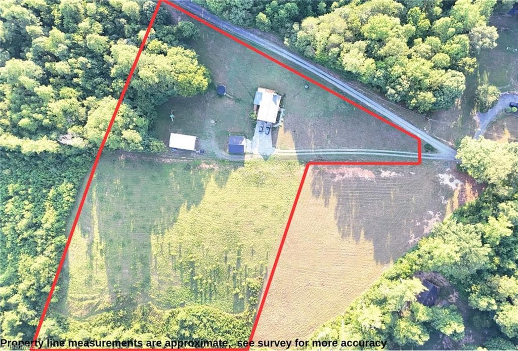 Stick/Site Built at 1744 R Chipman Drive, Yadkinville NC 27055, photo 4 of 44