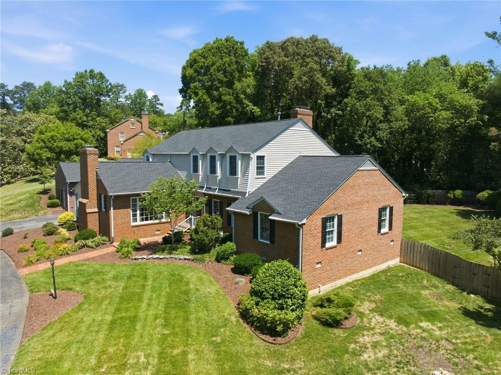 1300 Robin Hood Road, High Point NC 27262