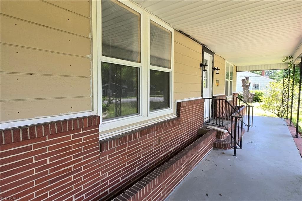 Stick/Site Built at 312 Culbreth Avenue, Thomasville NC 27360, photo 2 of 9