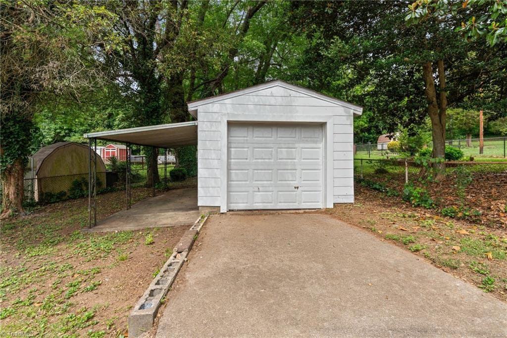 Stick/Site Built at 828 Ferrell Avenue, Winston-Salem NC 27101, Winston-Salem, photo 3 of 38