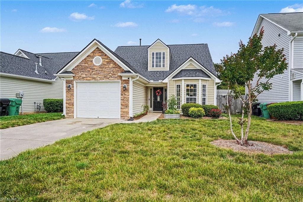Stick/Site Built at 3513 Sunset Hollow Court, High Point NC 27265, photo 5 of 28