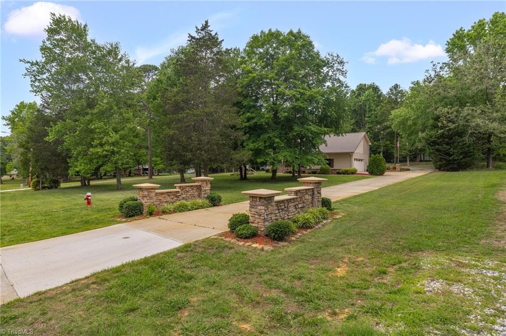 Stick/Site Built at 104 Willowbrook Drive, Thomasville NC 27360, photo 6 of 50