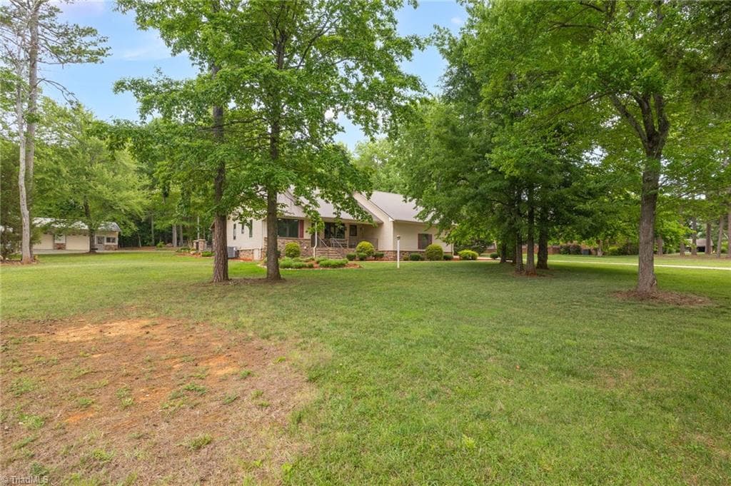 Stick/Site Built at 104 Willowbrook Drive, Thomasville NC 27360, photo 5 of 50