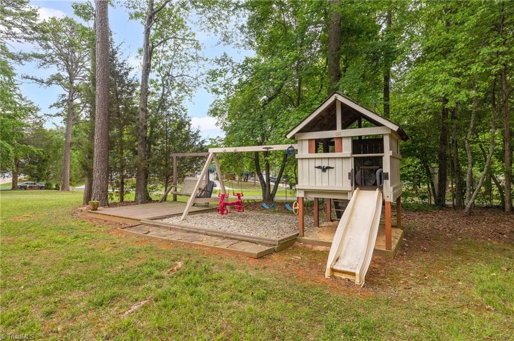 Stick/Site Built at 104 Willowbrook Drive, Thomasville NC 27360, photo 40 of 50