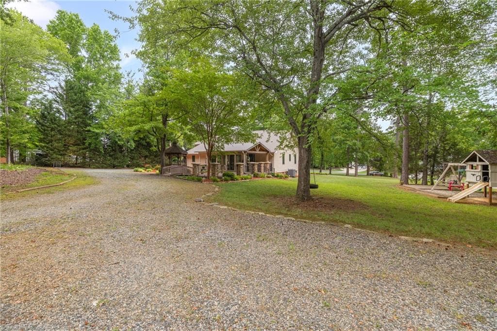 Stick/Site Built at 104 Willowbrook Drive, Thomasville NC 27360, photo 39 of 50