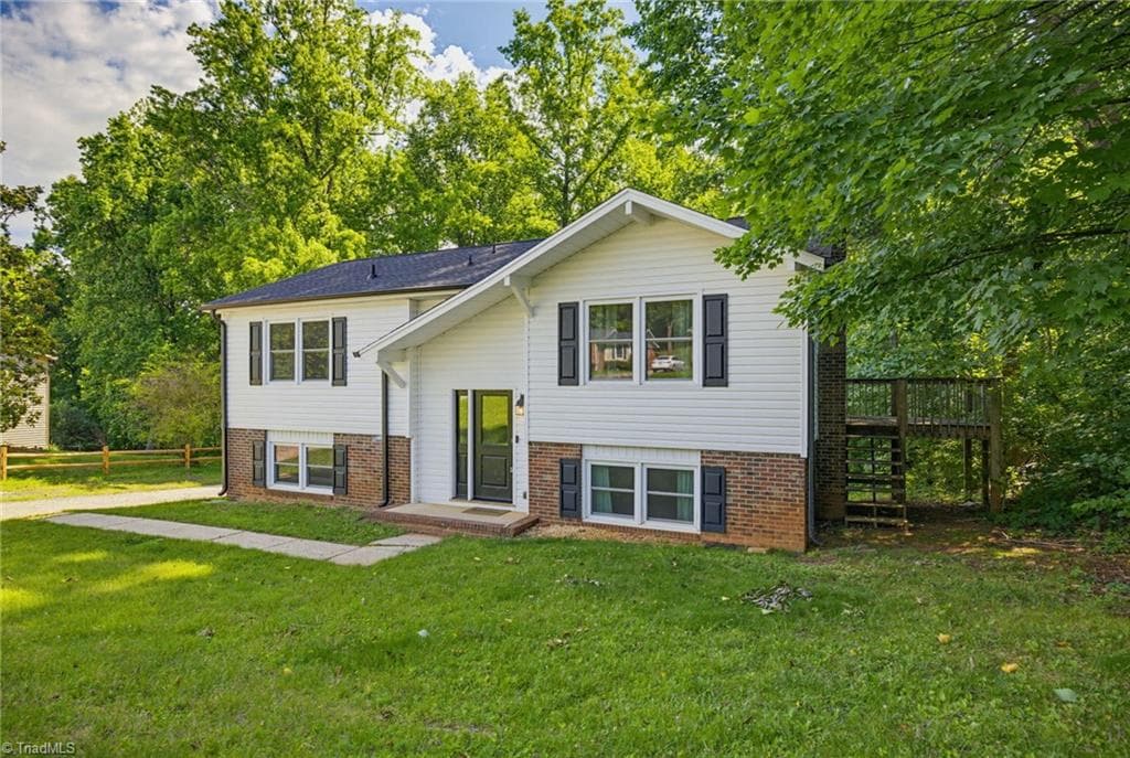 Stick/Site Built at 821 Prince Edward Road, Kernersville NC 27284, photo 2 of 30
