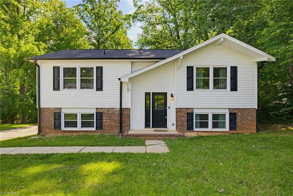821 Prince Edward Road, Kernersville NC 27284