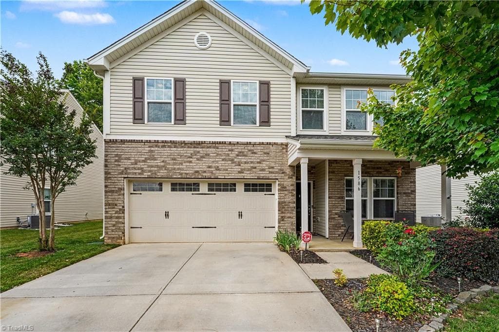 1586 Running Deer Drive, Kernersville NC 27284