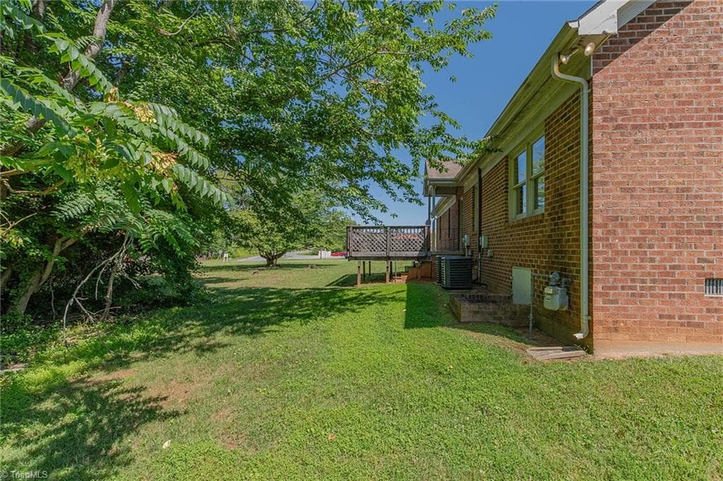 Office at 1315 Freeway Drive, Reidsville NC 27320, photo 29 of 31