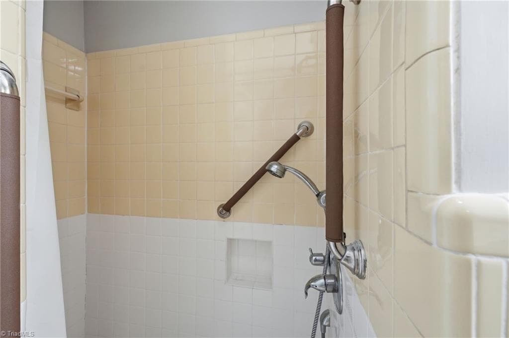 Stick/Site Built at 532 Central Avenue, Burlington NC 27215, Burlington, photo 22 of 30