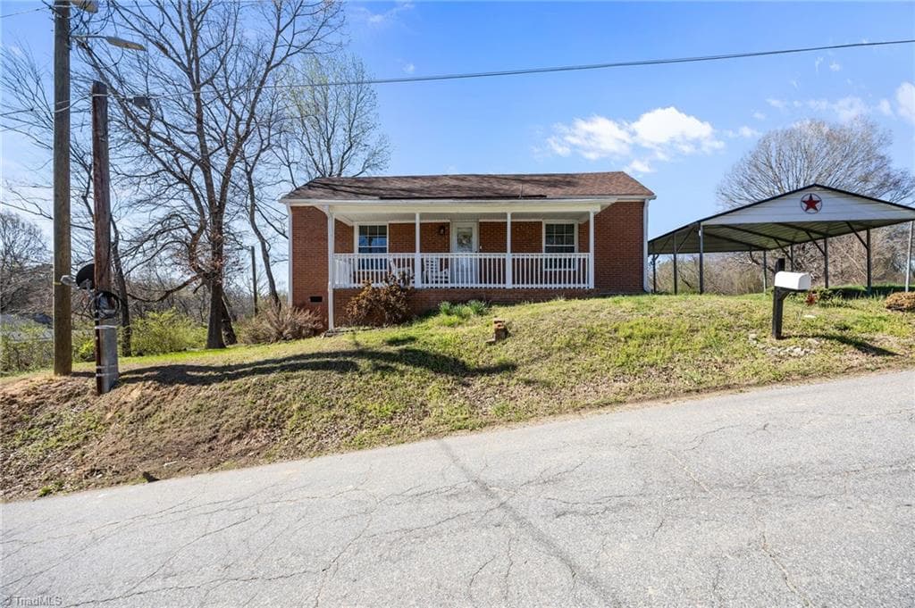 Stick/Site Built at 625 Flynn Street, Eden NC 27288, photo 3 of 25