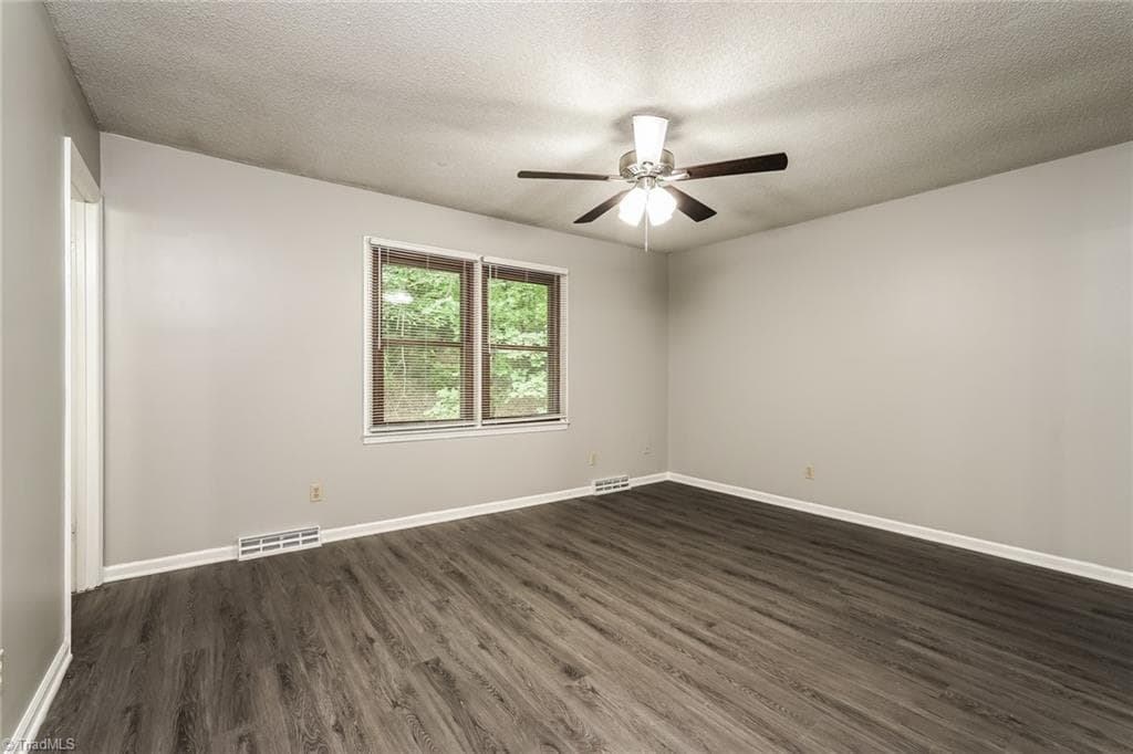 Stick/Site Built at 4290 Mashie Drive, Pfafftown NC 27040, Pfafftown, photo 9 of 15