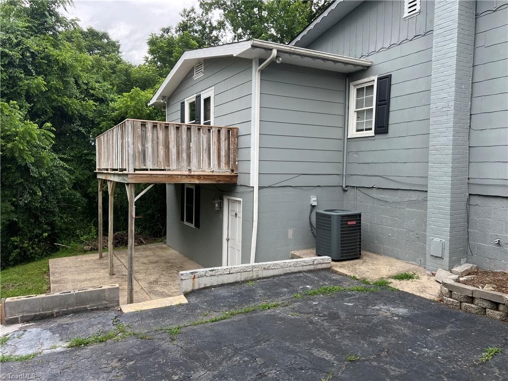 Stick/Site Built at 146 Westwood Lane, Elkin NC 28621, Elkin, photo 5 of 28