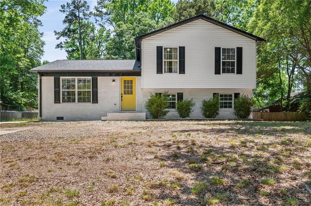 Stick/Site Built at 1111 5th Avenue, Lexington NC 27295, photo 3 of 35