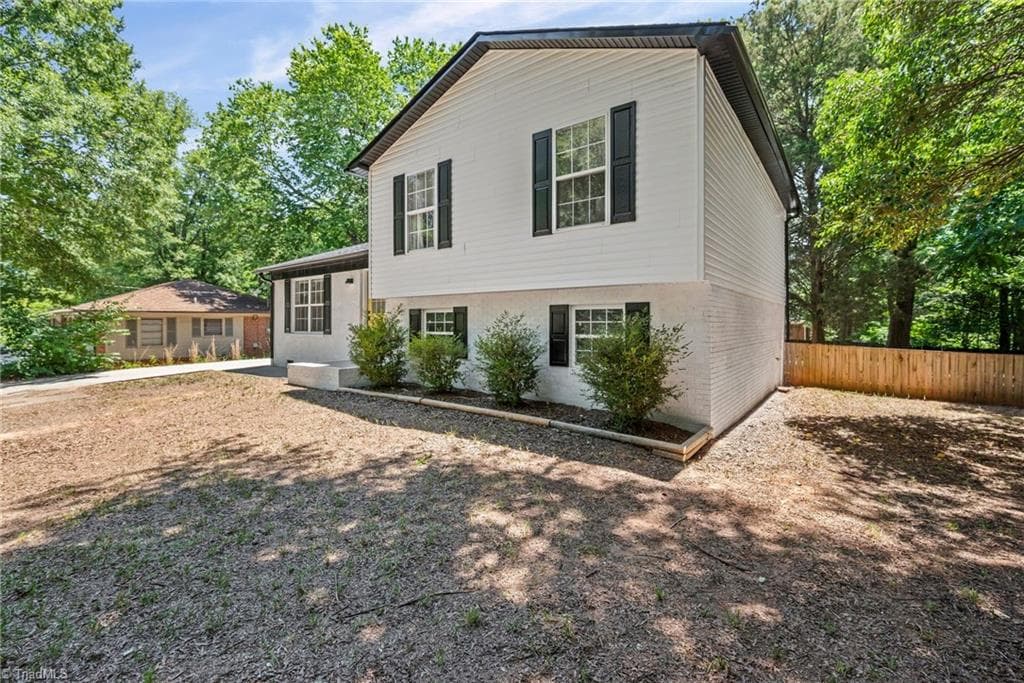 1111 5th Avenue, Lexington NC 27295