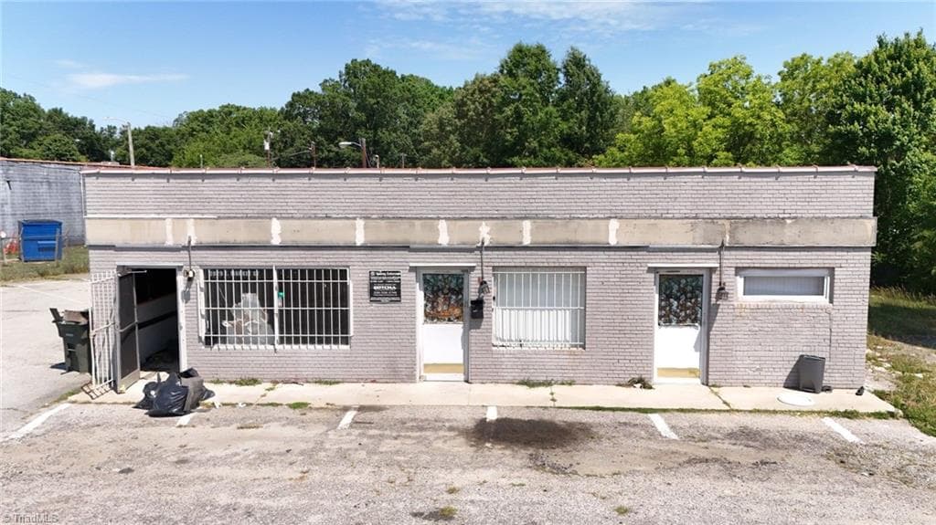 2029 E Market Street, Greensboro NC 27401