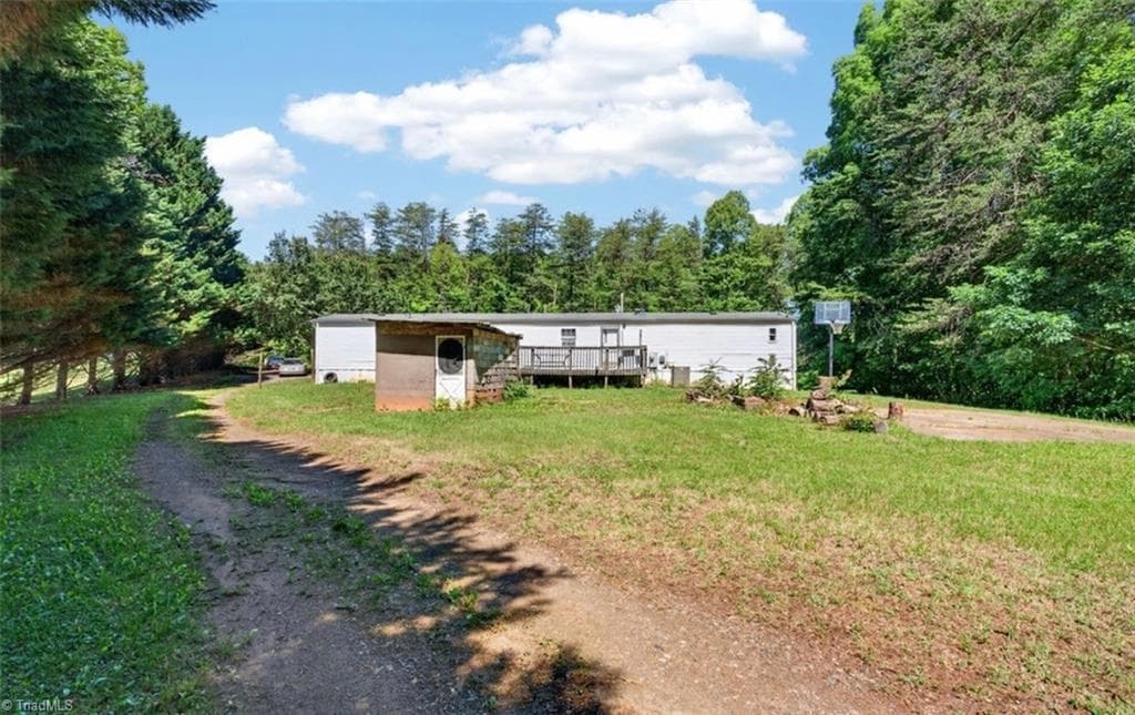 Manufactured Home at 1709 Bud Tilley Road, Pinnacle NC 27043, photo 2 of 9