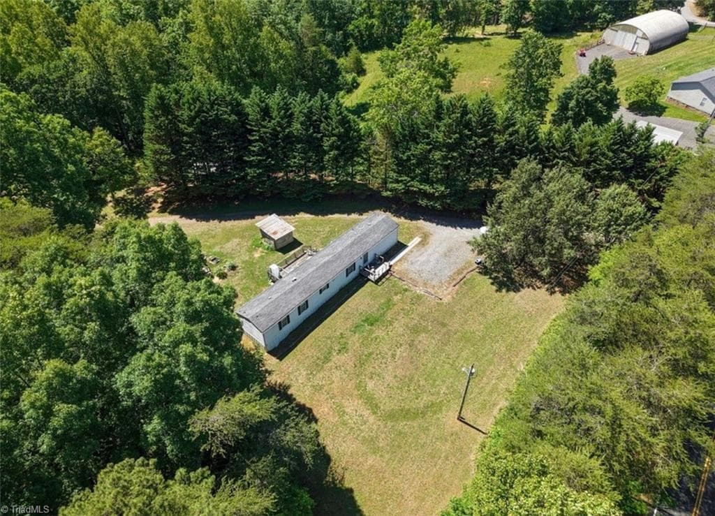 Manufactured Home at 1709 Bud Tilley Road, Pinnacle NC 27043, photo 3 of 9
