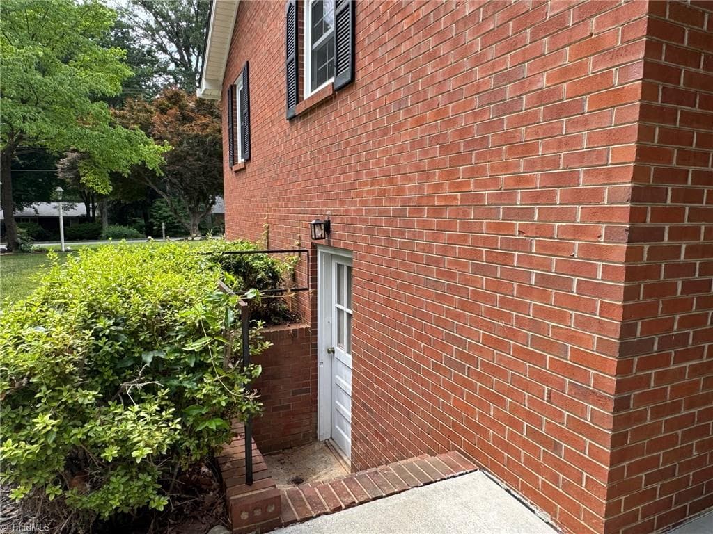 Stick/Site Built at 268 Magnolia Avenue, Mocksville NC 27028, photo 12 of 50