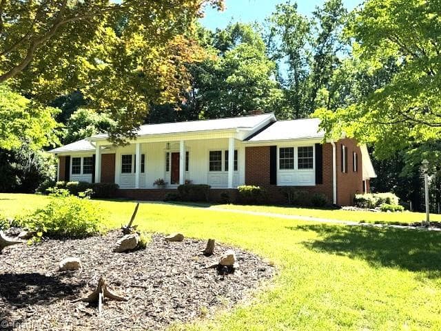 268 Magnolia Avenue, Mocksville NC 27028