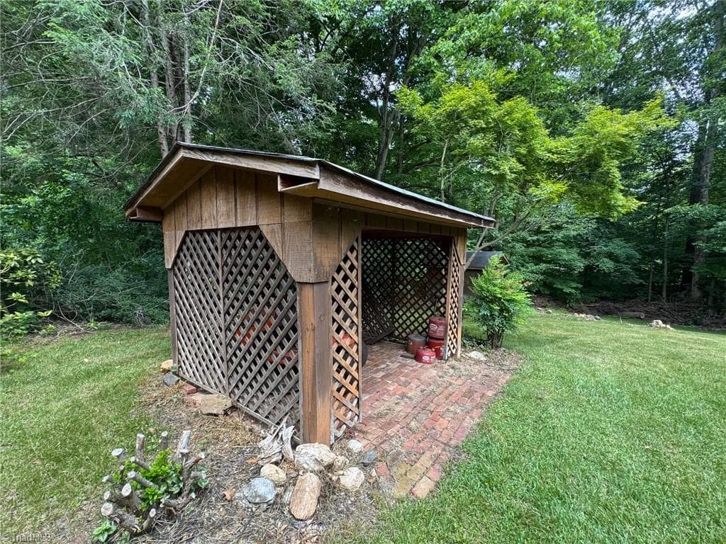 Stick/Site Built at 268 Magnolia Avenue, Mocksville NC 27028, photo 9 of 50