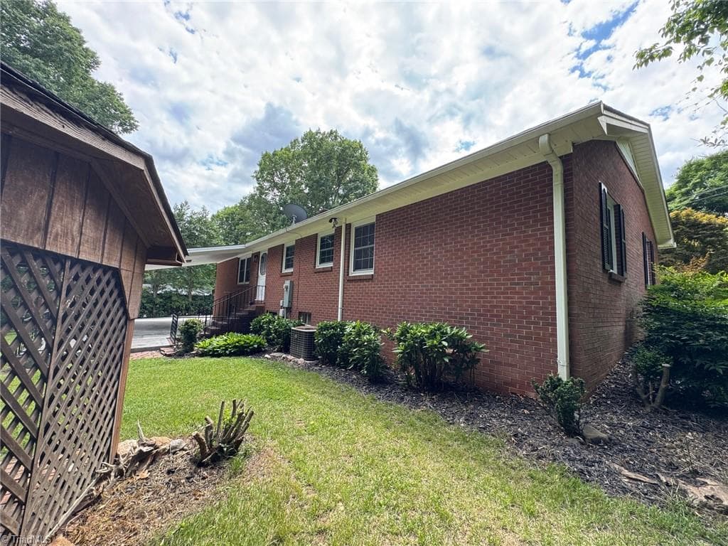 Stick/Site Built at 268 Magnolia Avenue, Mocksville NC 27028, photo 10 of 50