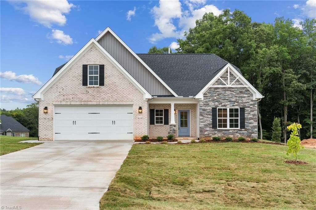 212 Avian Lane, Winston-Salem NC 27127