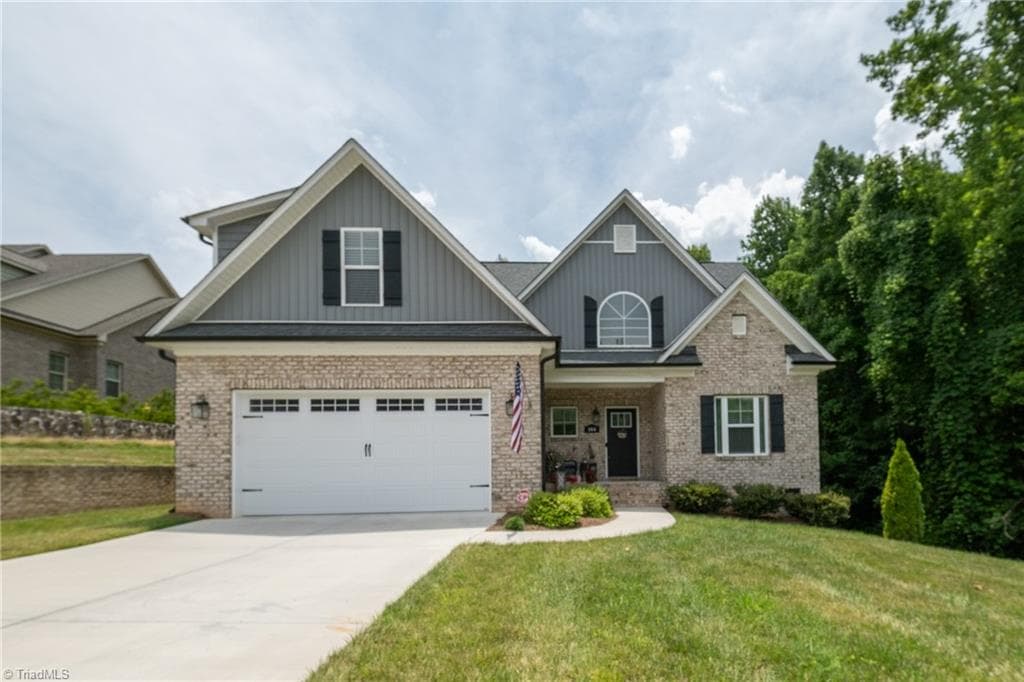 164 Pipers Ridge East, Winston-Salem NC 27127