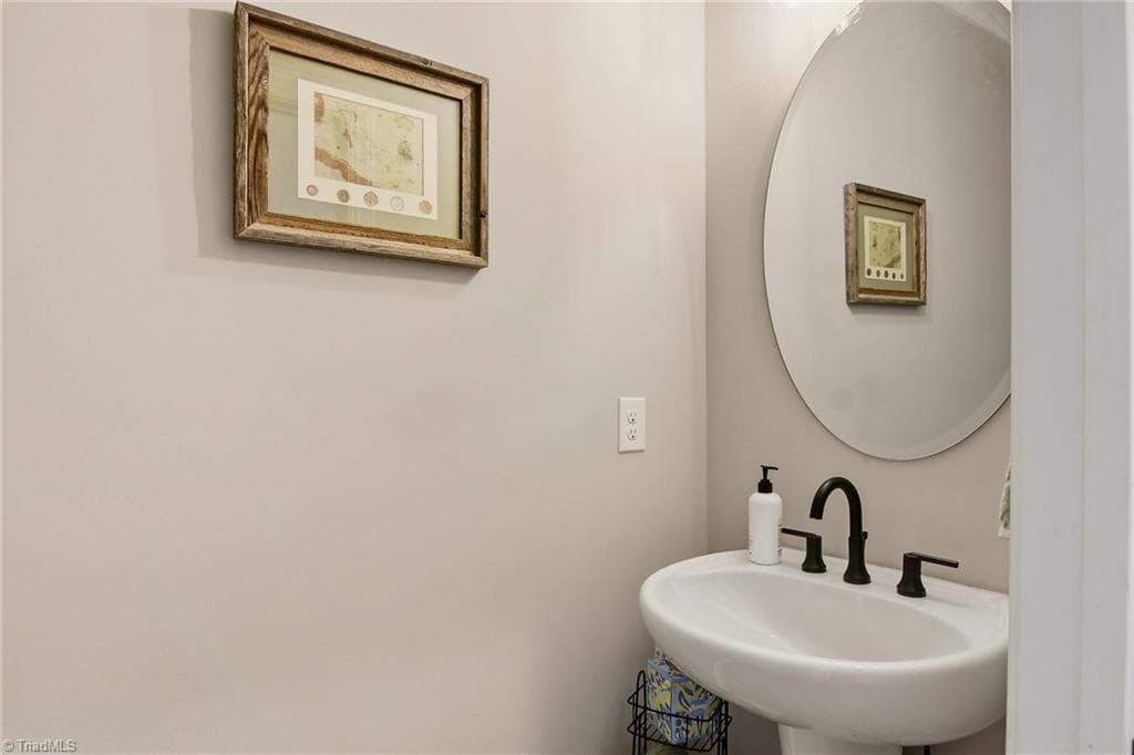Stick/Site Built at 164 Pipers Ridge East, Winston-Salem NC 27127, photo 19 of 50