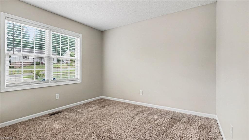 Stick/Site Built at 2 Leaf Ridge Court, Thomasville NC 27360, photo 9 of 21