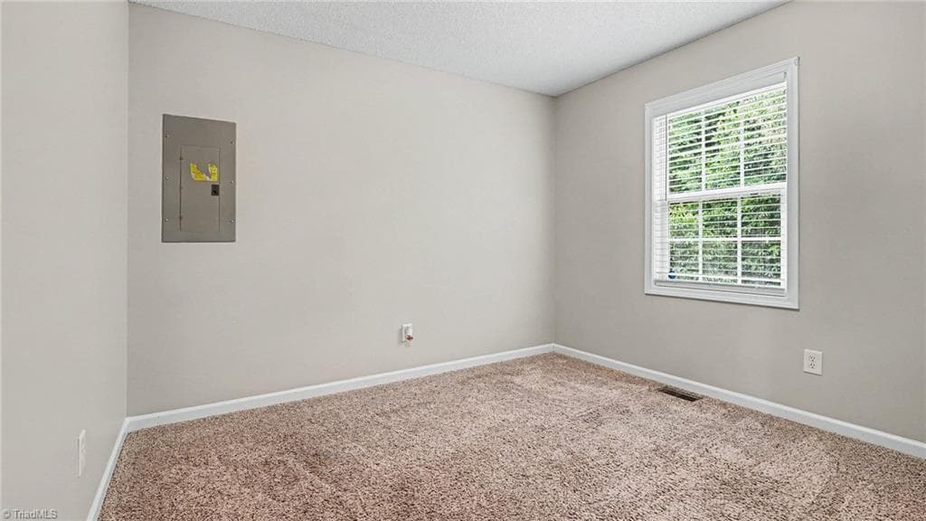 Stick/Site Built at 2 Leaf Ridge Court, Thomasville NC 27360, photo 11 of 21